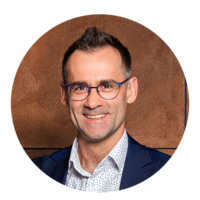 dr Maciej Kokotek portret